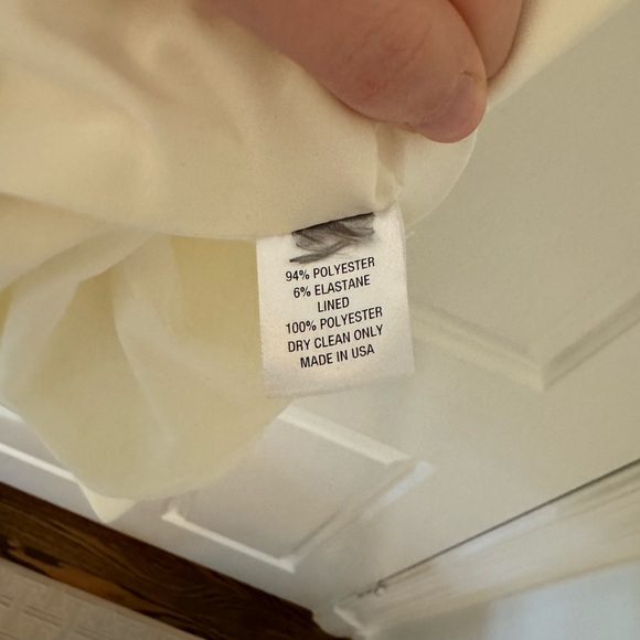 Lela Rose White Crepe Ruched Blouse Size 8 - Picture 7 of 7